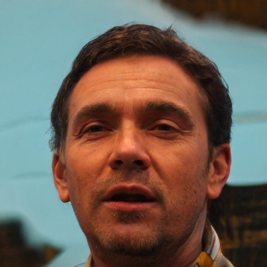 Portrait de Raphaël Vincent, expert financier